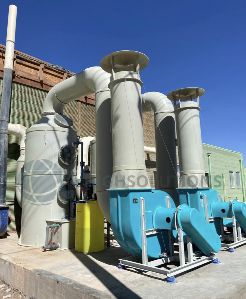 Batería de scrubbers con ventiladores para planta industrial
