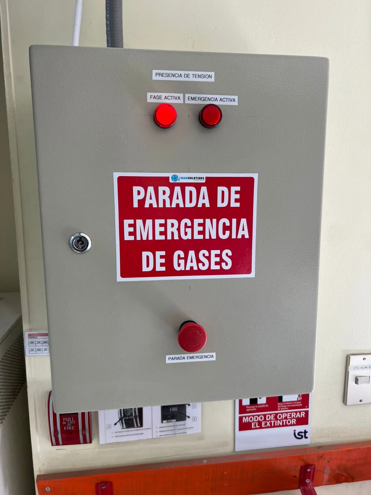 Tablero de parada de emergencia de gases fabricado por High Solutions